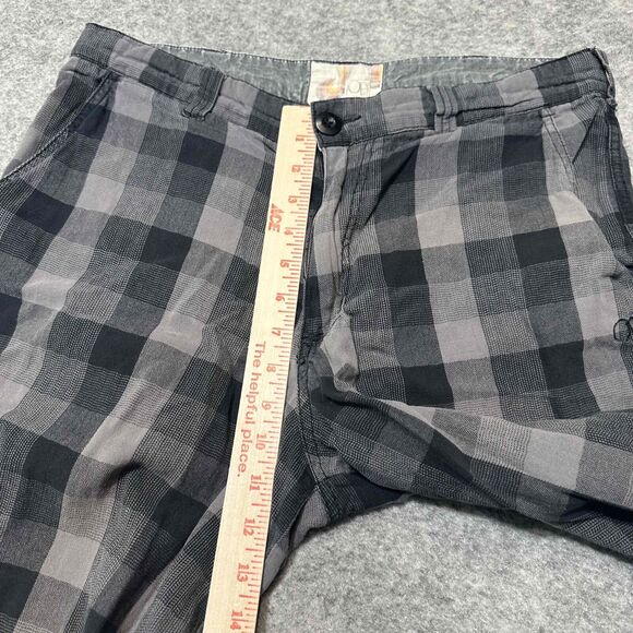 Op Ocean Pacific Men's Button Zip Closure Plaid Shorts Size 32 Black Gray Dark - Picture 3 of 7